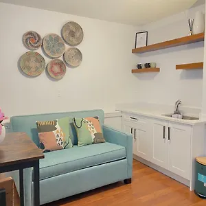 Newly Renovated Walkout Basement In With Separate Entrance Canada